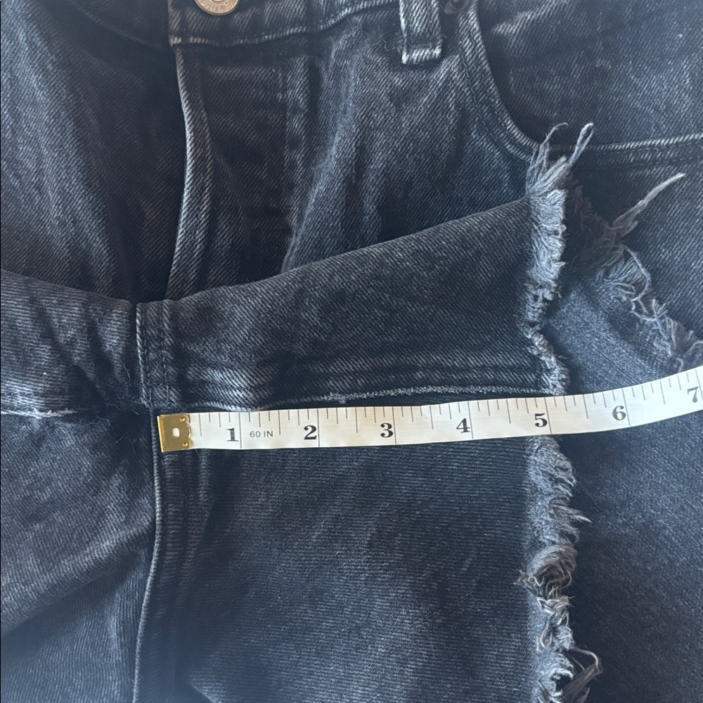 Abercrombie High Rise Dad Shorts in Washed Black, 31 - Picture 7 of 8